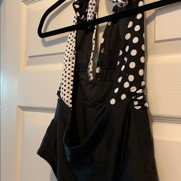 CUPSHE Black and white polka dot onepiece swimsuit - Picture 3 of 3